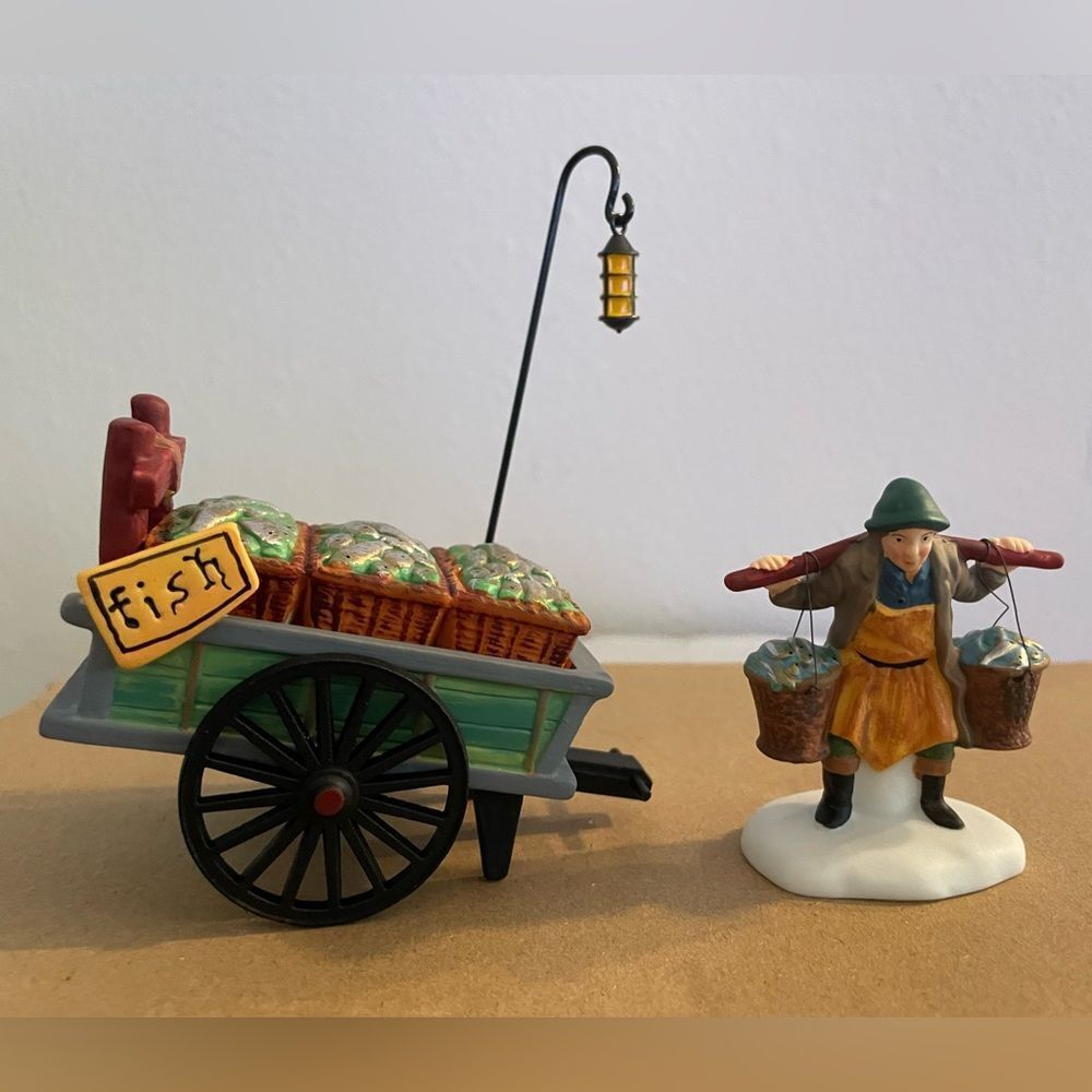 Department 56 Fishmonger and‎ cart